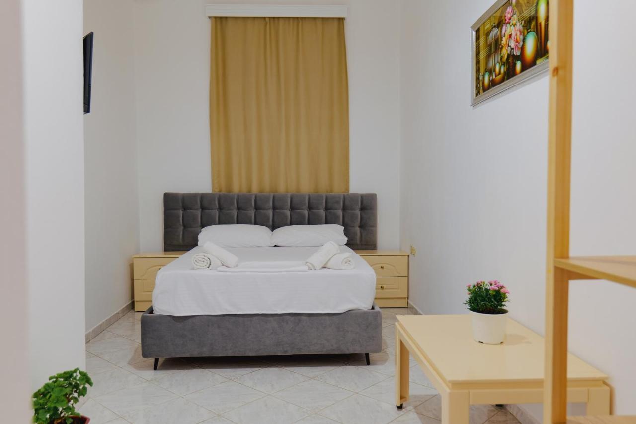 Hotel Casamia Sarandë Exterior foto